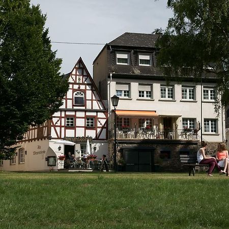 Отель Alte Winzerschenke Бруттиг-Фанкель Экстерьер фото