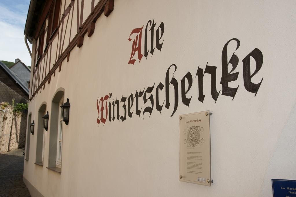 Отель Alte Winzerschenke Бруттиг-Фанкель Экстерьер фото
