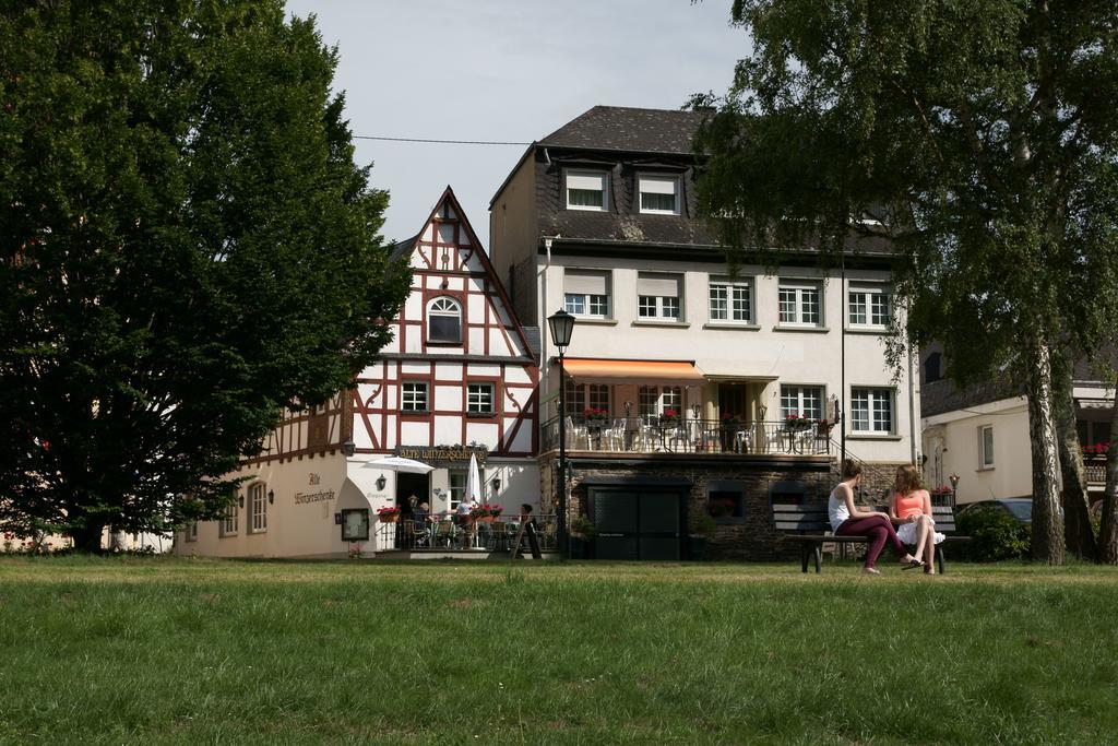 Отель Alte Winzerschenke Бруттиг-Фанкель Экстерьер фото